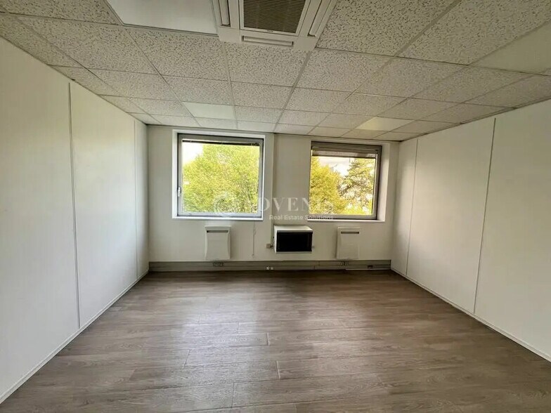 Bureau dans Éragny à louer - Photo de l’immeuble – Image 3 sur 4