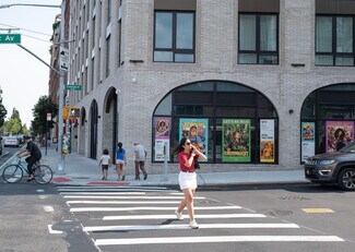 Plus de détails pour 210 Greenpoint Ave, Brooklyn, NY - Local commercial à louer