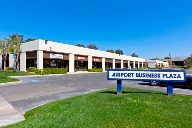 118 E Airport Dr, San Bernardino, CA à louer Photo intérieure– Image 1 sur 5