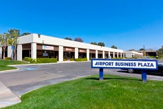 118 E Airport Dr, San Bernardino, CA à louer Photo intérieure– Image 1 sur 5