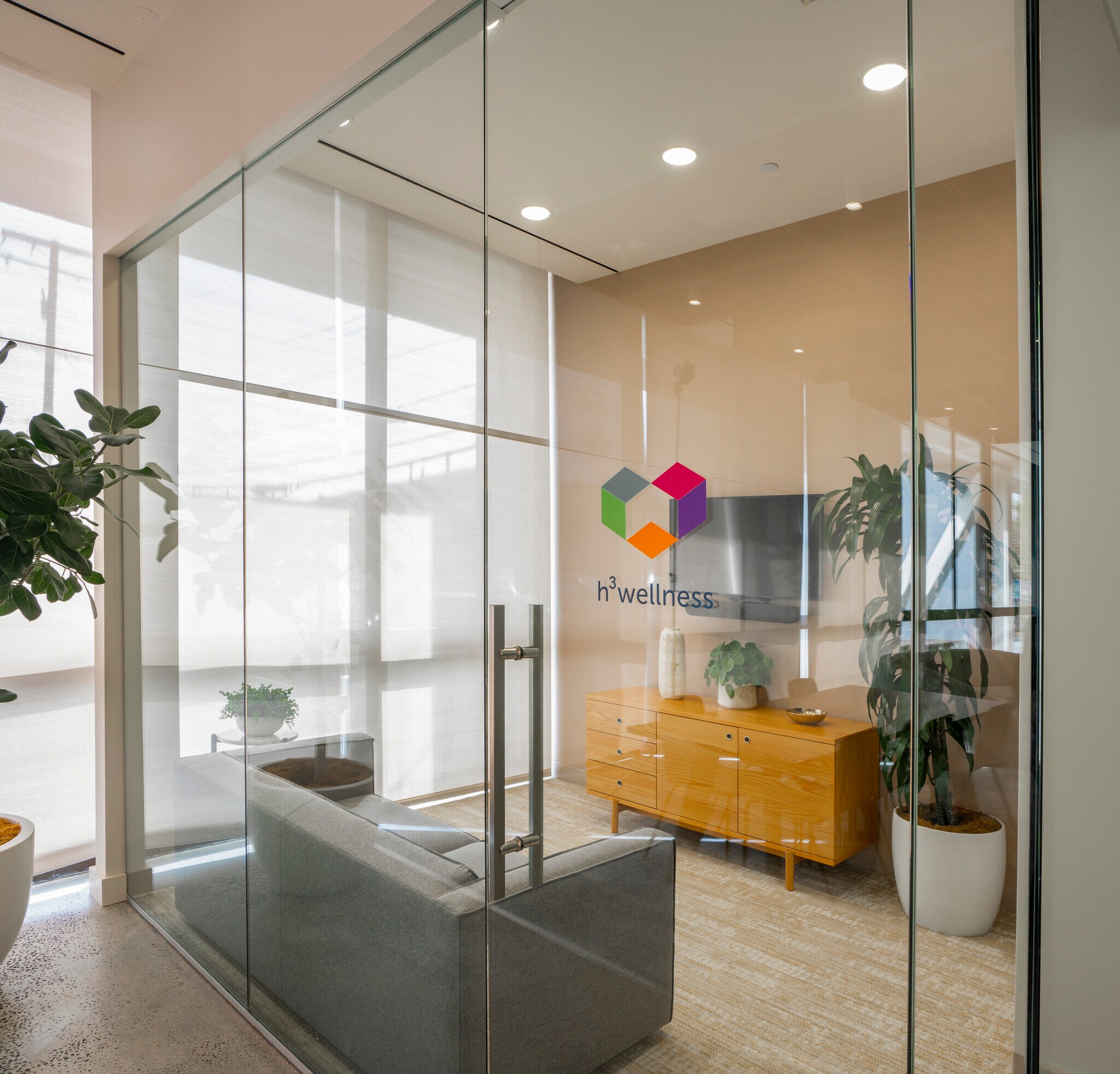 3130 Wilshire Blvd, Santa Monica, CA à louer Photo de l’immeuble– Image 1 sur 4