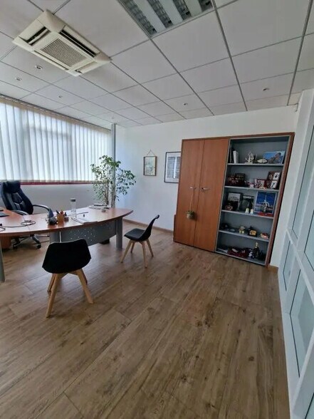 Industriel/Logistique dans Vallauris à louer - Photo intérieure – Image 2 sur 5