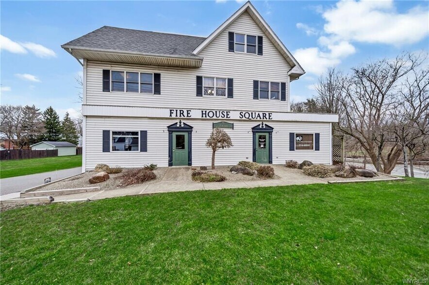 2901 Bowen Rd, Elma, NY à louer - Photo principale – Image 1 sur 48