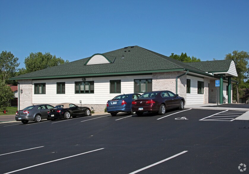 7600 143rd St W, Apple Valley, MN à louer - Photo de l’immeuble – Image 1 sur 13