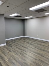 16885 W Bernardo Dr, San Diego, CA à louer Photo intérieure– Image 2 sur 9