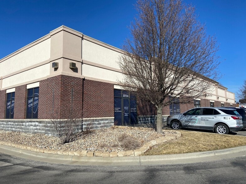 23704-23724 W 83rd Ter, Shawnee, KS à louer - Photo principale – Image 1 sur 5