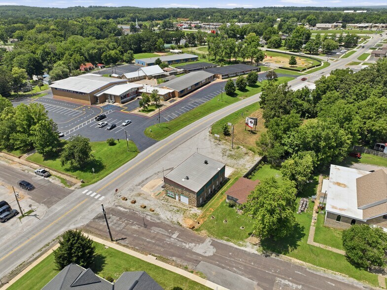 301 N Elm St, Mountain View, MO à vendre - Photo de l’immeuble – Image 3 sur 24