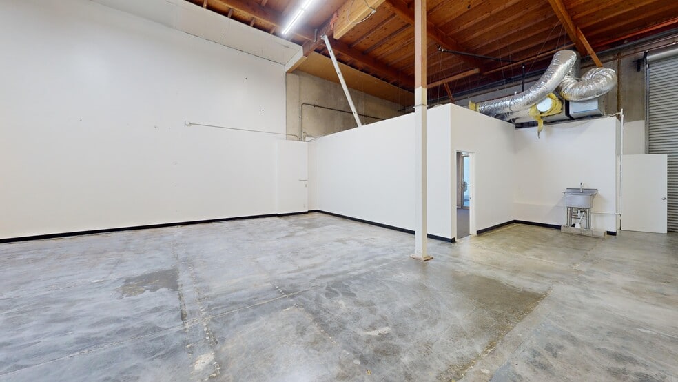 2300 Walnut Ave, Signal Hill, CA à vendre - Photo intérieure – Image 3 sur 8