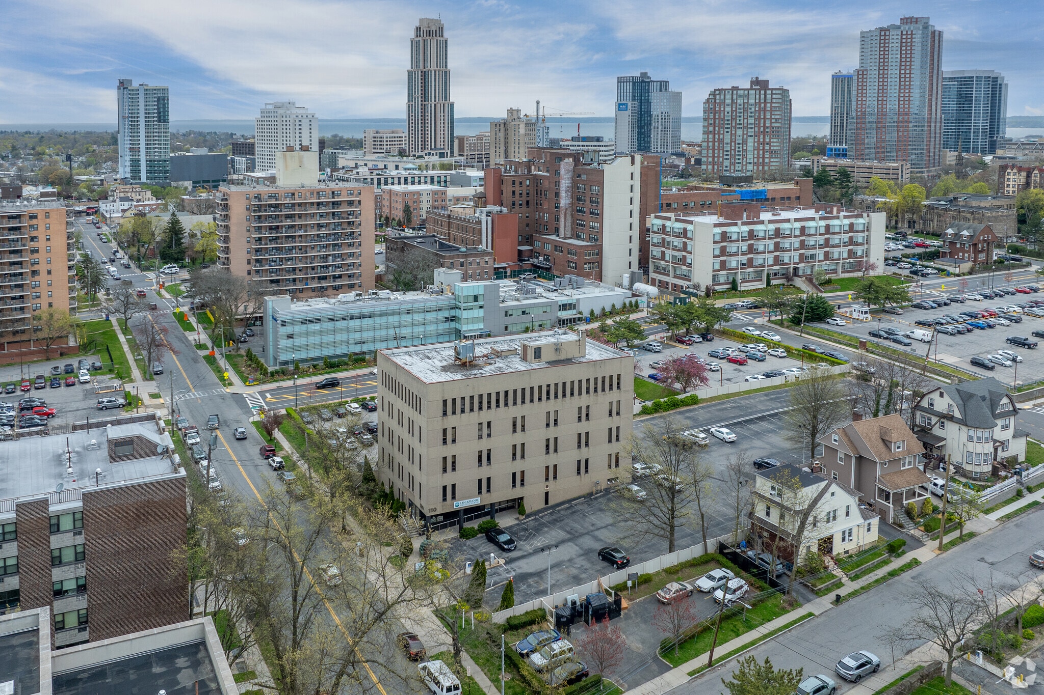 110 Lockwood Ave, New Rochelle, NY à vendre Aérien– Image 1 sur 9