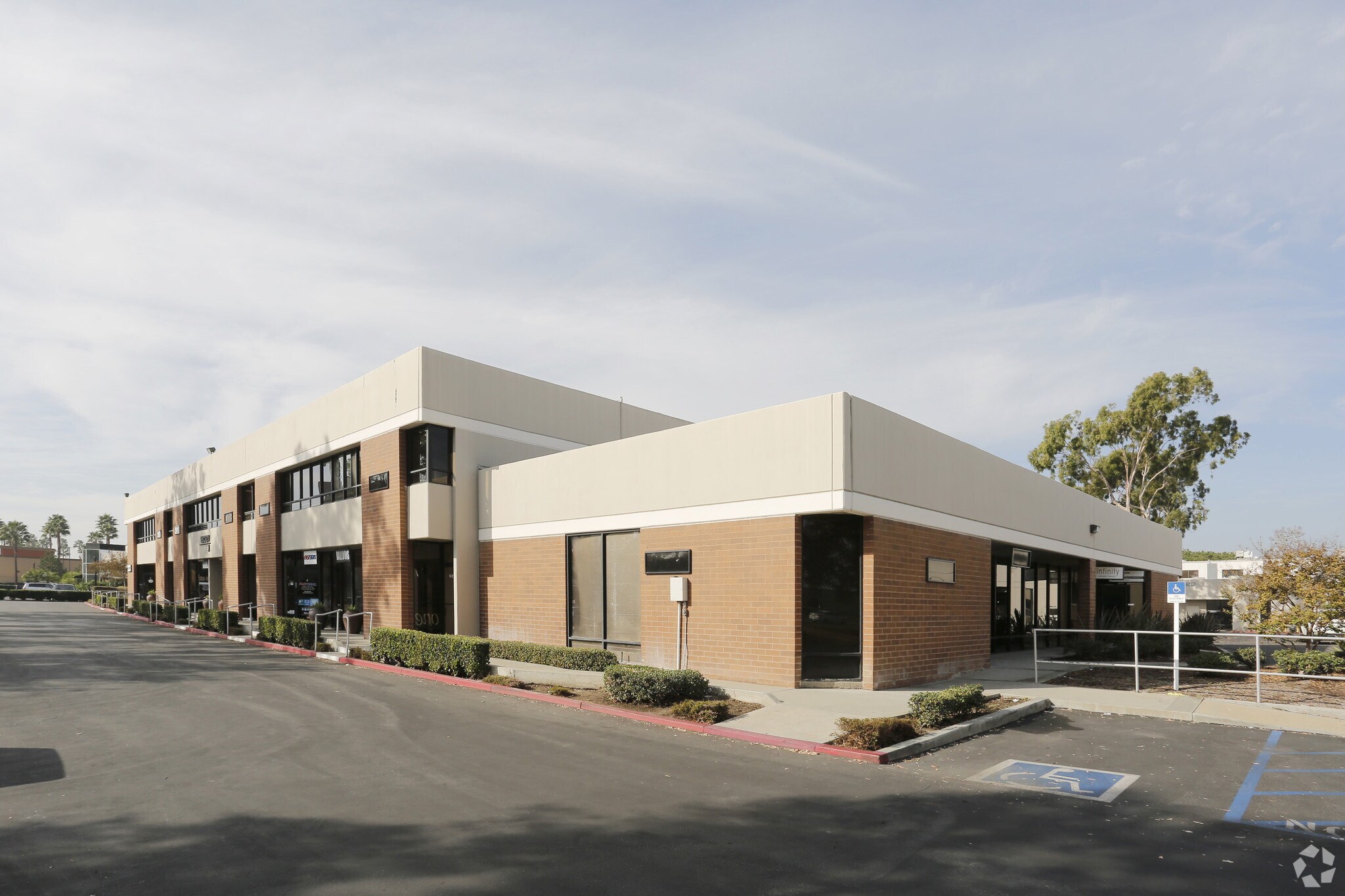 17775 Main St, Irvine, CA à louer Photo principale– Image 1 sur 84