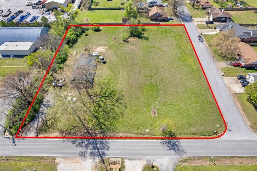 107 W Apple Blossom Ave, Lowell, AR à vendre - Photo de l’immeuble – Image 3 sur 15
