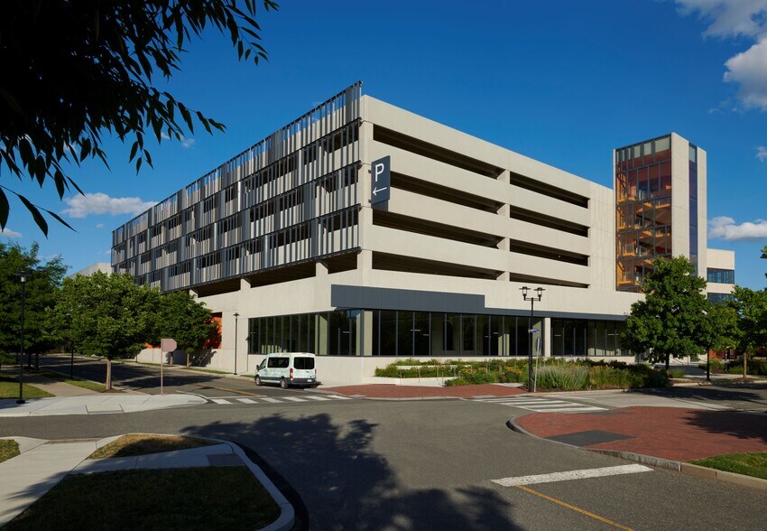 1250 Intrepid Ave, Philadelphia, PA à louer - Photo de l’immeuble – Image 2 sur 8