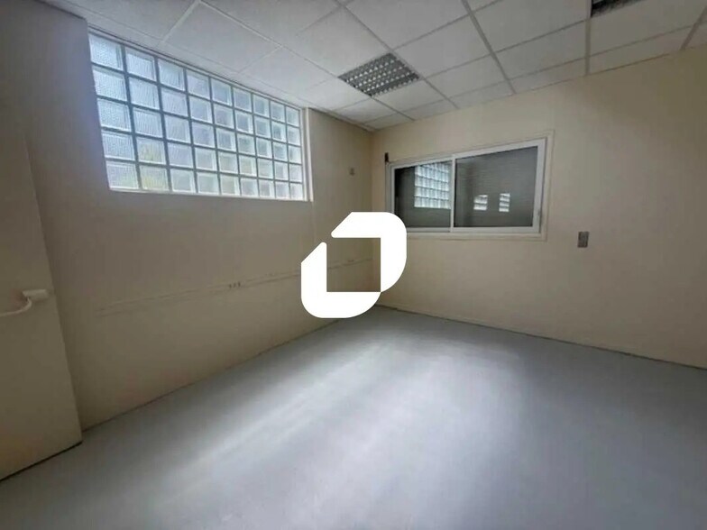 Bureau dans Éragny à louer - Photo de l’immeuble – Image 3 sur 14