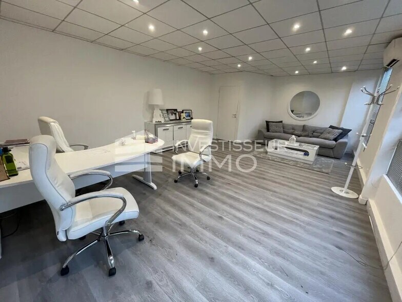 Industriel/Logistique dans Torcy à vendre - Photo de l’immeuble – Image 3 sur 3