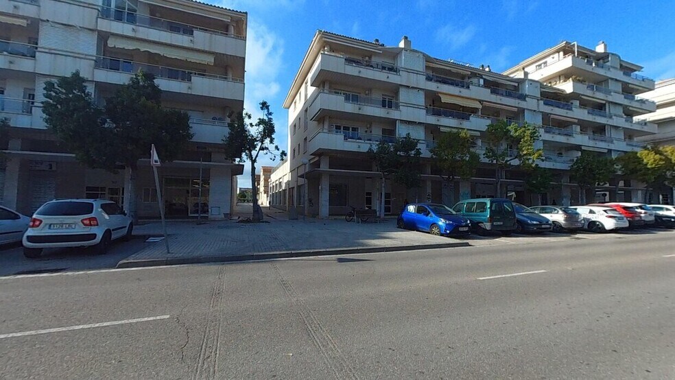 Immeuble residentiel dans Vilanova i la Geltrú, Barcelona à vendre - Photo de l’immeuble – Image 3 sur 7