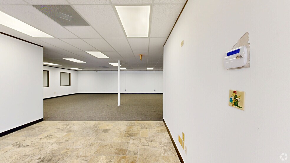 9777 W Gulf Bank Rd, Houston, TX à louer - Numérisation 3D Matterport – Image 3 sur 8