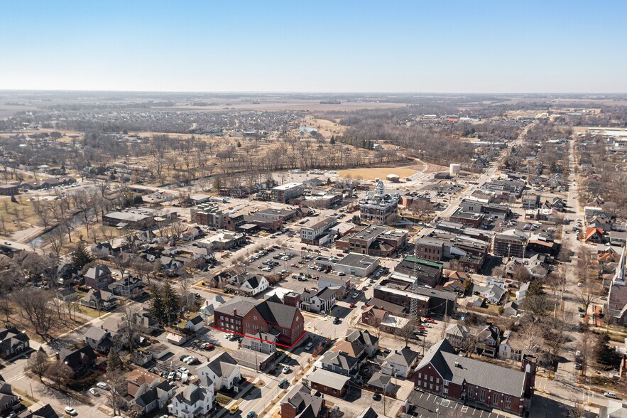 201 E Jefferson St, Franklin, IN à louer - Photo de l’immeuble – Image 3 sur 11
