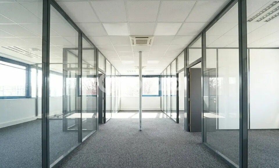 Bureau dans Écully à louer Photo intérieure– Image 1 sur 10