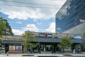 7135-7137 Wisconsin Ave, Bethesda, MD à louer Photo de l’immeuble– Image 2 sur 3