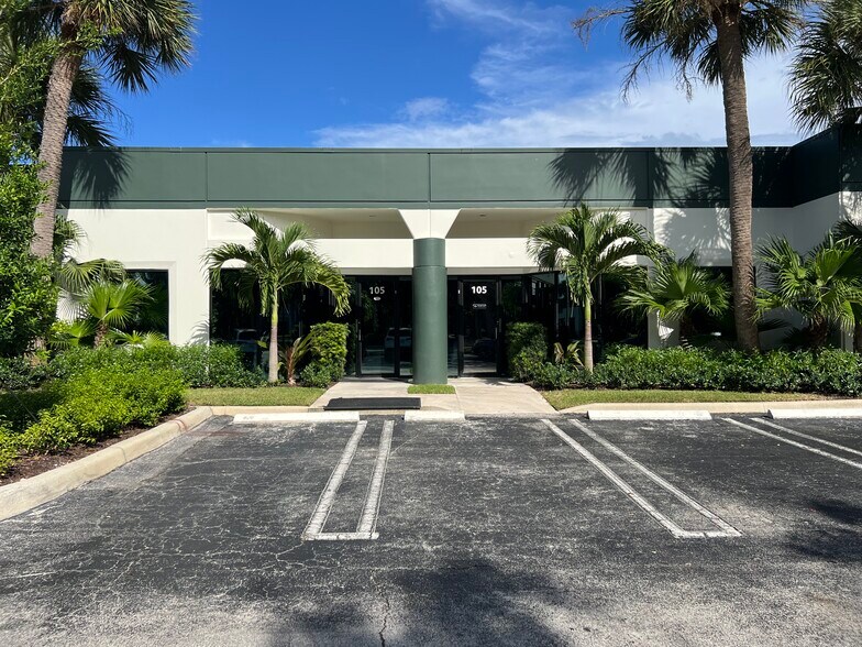 901 Northpoint Pky, West Palm Beach, FL à louer - Photo de l’immeuble – Image 1 sur 6