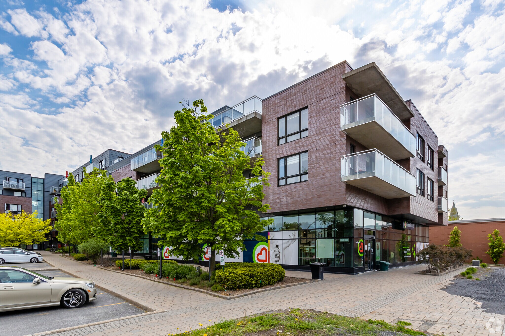 1540 Montarville Rue, Saint-bruno, QC à louer Photo principale– Image 1 sur 6