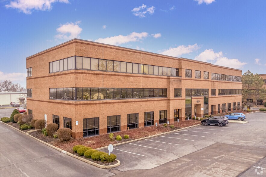 4520 Cooper Rd, Blue Ash, OH à louer - Photo de l’immeuble – Image 1 sur 4