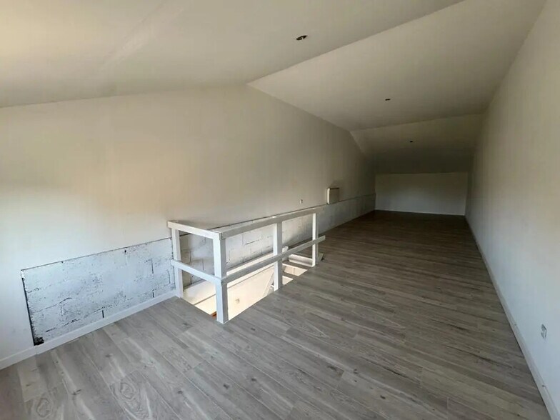 Bureau dans Porcheville à louer - Photo intérieure – Image 3 sur 10