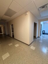 700 US 1 Hwy, Youngsville, NC à vendre Photo intérieure– Image 2 sur 13