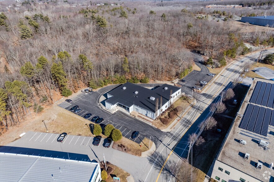 1296 Park East Dr, Woonsocket, RI à louer - Aérien – Image 2 sur 23