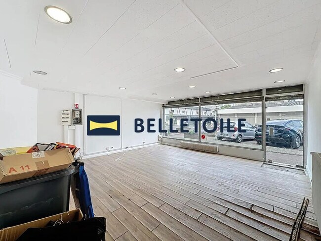 Plus de détails pour Local commercial à vendre