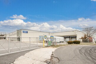 Plus de détails pour 1 Adams Blvd, Farmingdale, NY - Industriel/Logistique à louer