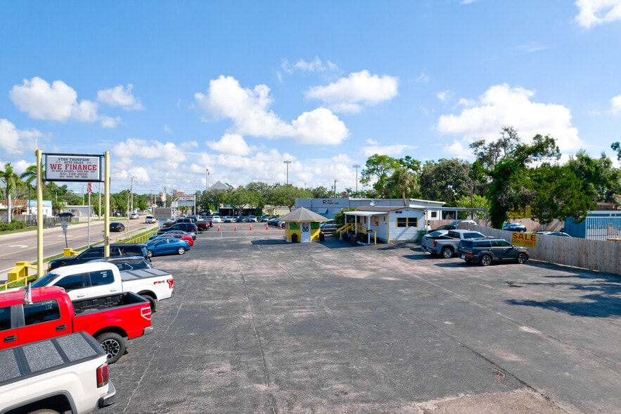 1827 9th St W, Bradenton, FL à vendre - Photo de l’immeuble – Image 3 sur 15