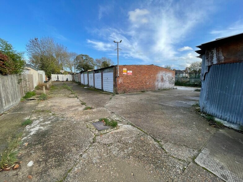 6 Overdale Rd, Londres à vendre - Photo de l’immeuble – Image 2 sur 4