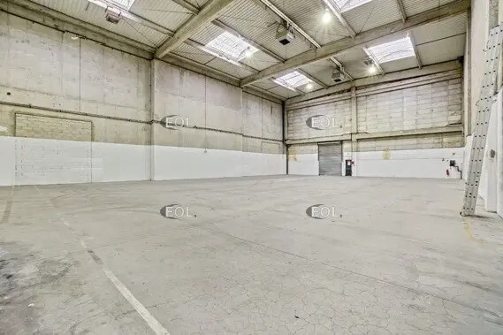 Industriel/Logistique dans Saint-Ouen-sur-Seine à louer - Photo de l’immeuble – Image 3 sur 4