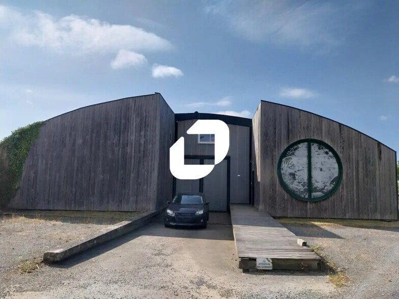 Local d’activités dans Treillières à louer - Photo de l’immeuble – Image 1 sur 9