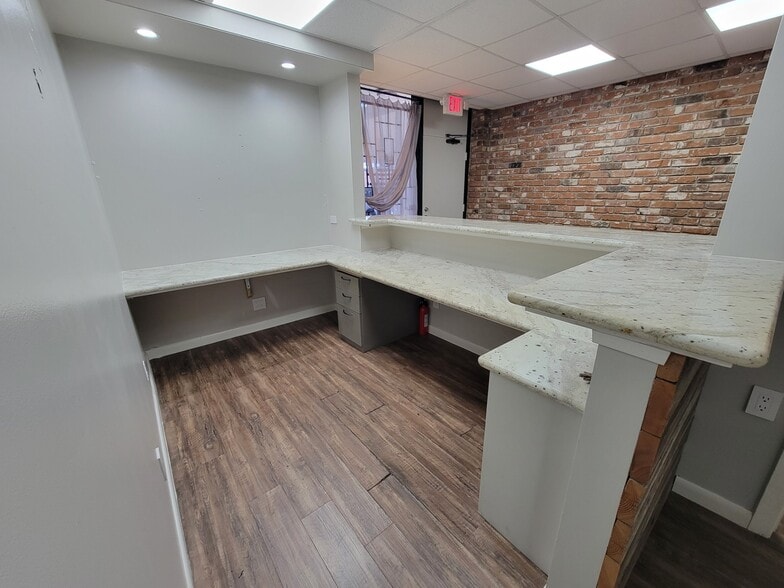4910 Willowbend Blvd, Houston, TX à louer - Photo principale – Image 3 sur 26
