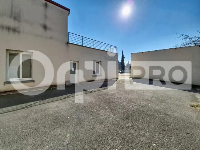 Plus de détails pour Local commercial à vendre