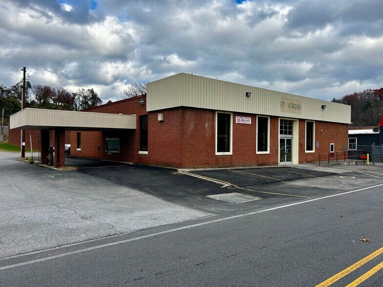 40 Main St, Boones Mill, VA à louer - Photo de l’immeuble – Image 2 sur 21