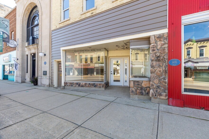 315 E Main St, Waupun, WI à vendre - Photo de l’immeuble – Image 3 sur 31