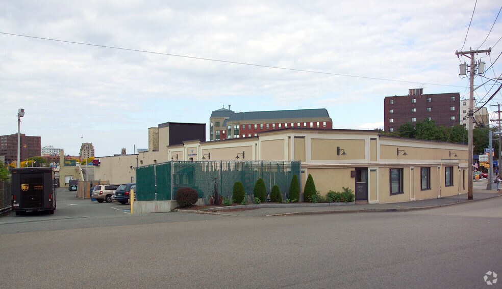 221-241 Parkingway, Quincy, MA à vendre - Photo de l’immeuble – Image 3 sur 4