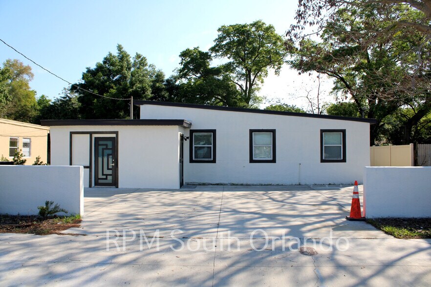 1245 N Pine Hills Rd, Orlando, FL à louer - Photo de l’immeuble – Image 1 sur 28