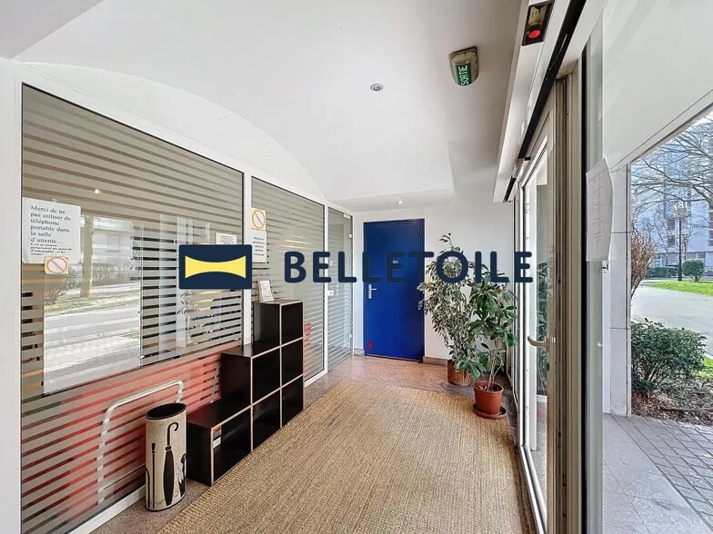 Bureau dans Joinville-le-Pont à vendre - Photo de l’immeuble – Image 3 sur 24