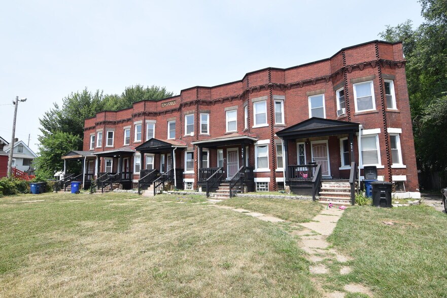 7413 Decker Ave, Cleveland, OH à vendre - Photo de l’immeuble – Image 2 sur 11
