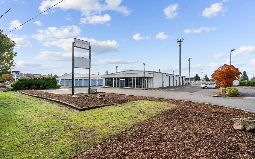 999 N 1st St, Silverton, OR à vendre Photo principale– Image 1 sur 27