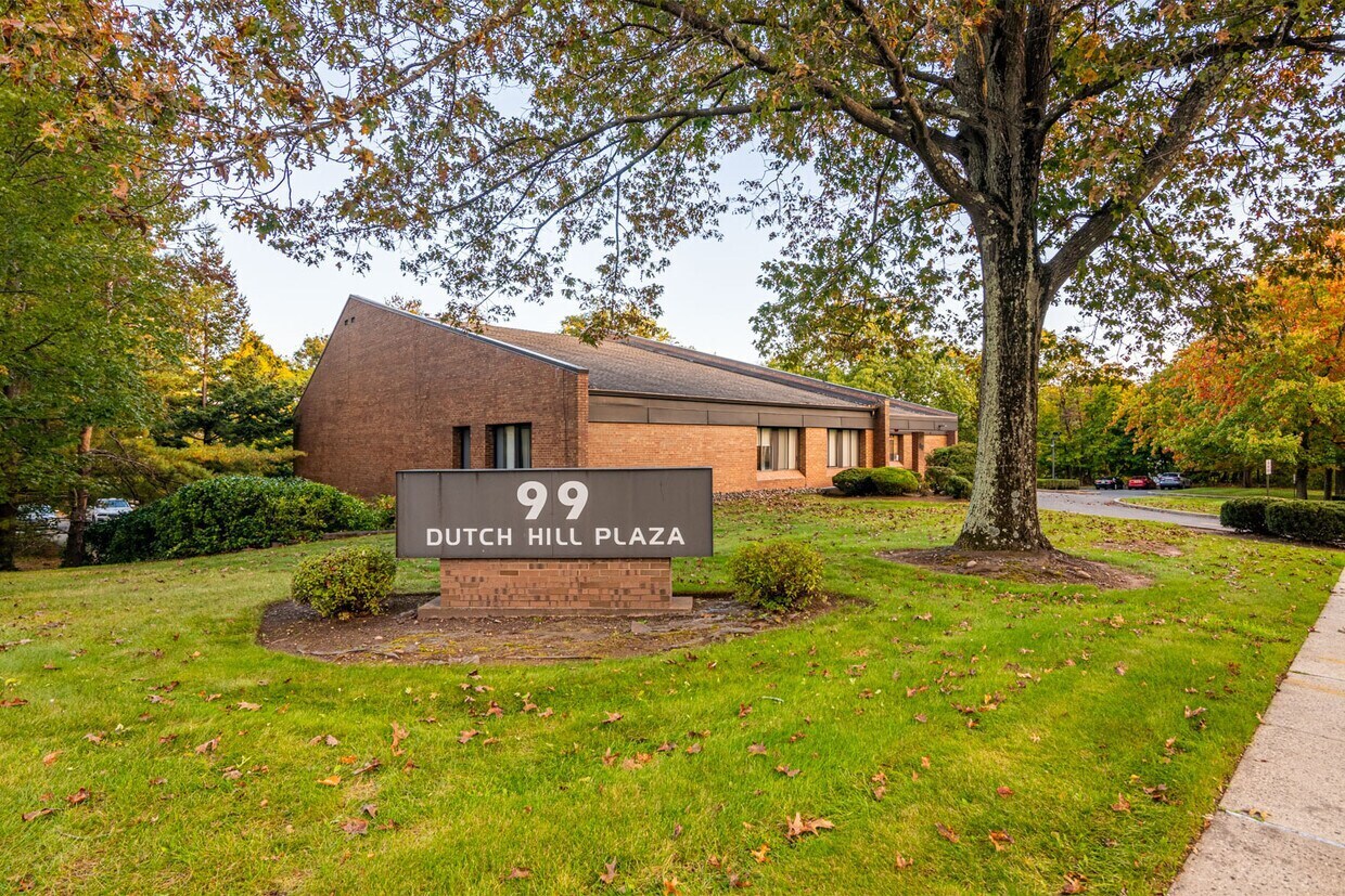 101-105 Dutch Hill Rd, Orangeburg, NY à vendre Photo de l’immeuble– Image 1 sur 12