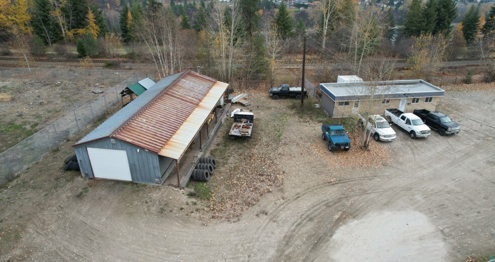 2213 6th Av, Castlegar, BC à vendre - Photo principale – Image 3 sur 3