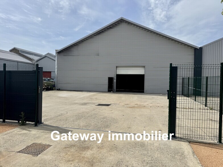 Industriel/Logistique dans Riom à vendre - Photo de l’immeuble – Image 1 sur 10