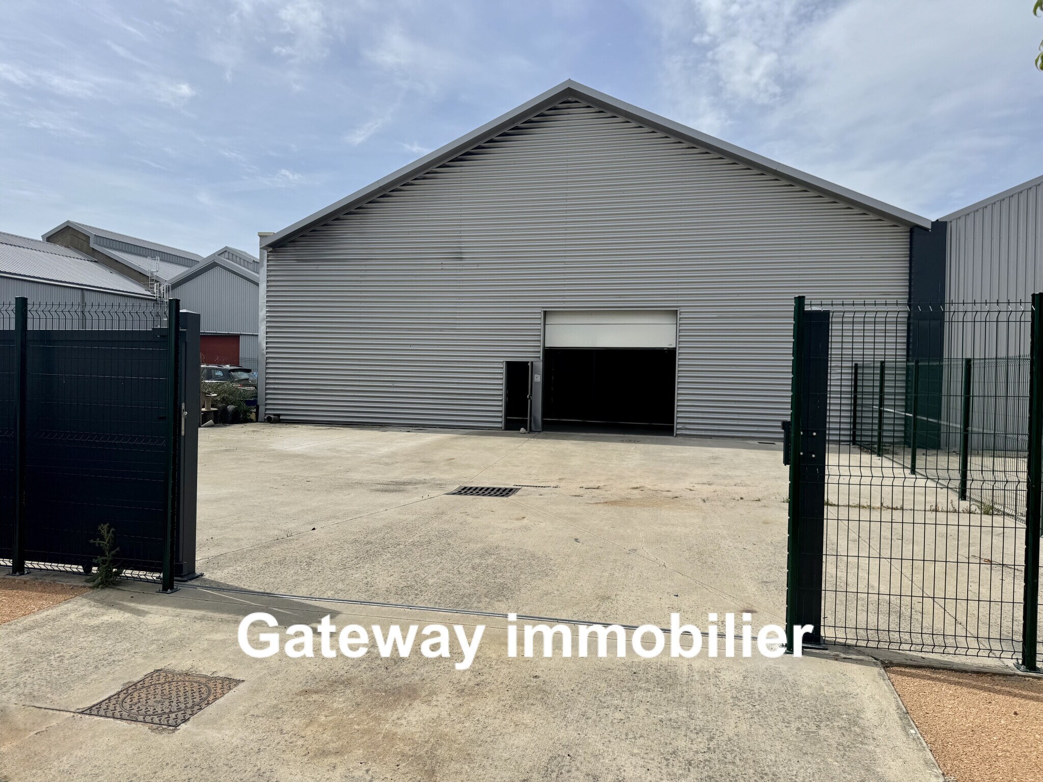 Industriel/Logistique dans Riom à vendre Photo de l’immeuble– Image 1 sur 11