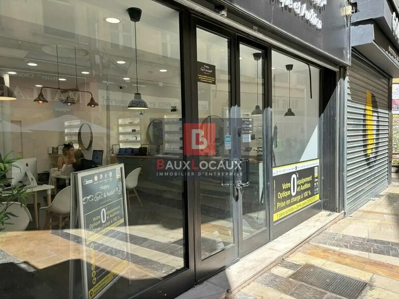 Local commercial dans Avignon à louer - Photo de l’immeuble – Image 1 sur 7