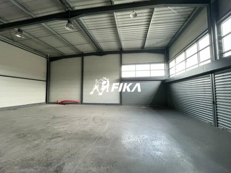 Local d’activités dans Toulouse à louer - Photo intérieure – Image 2 sur 12